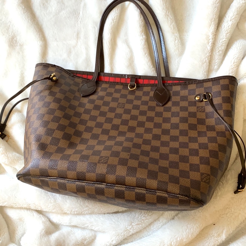 PRE LOVED Authentic LV Neverfull MM tote